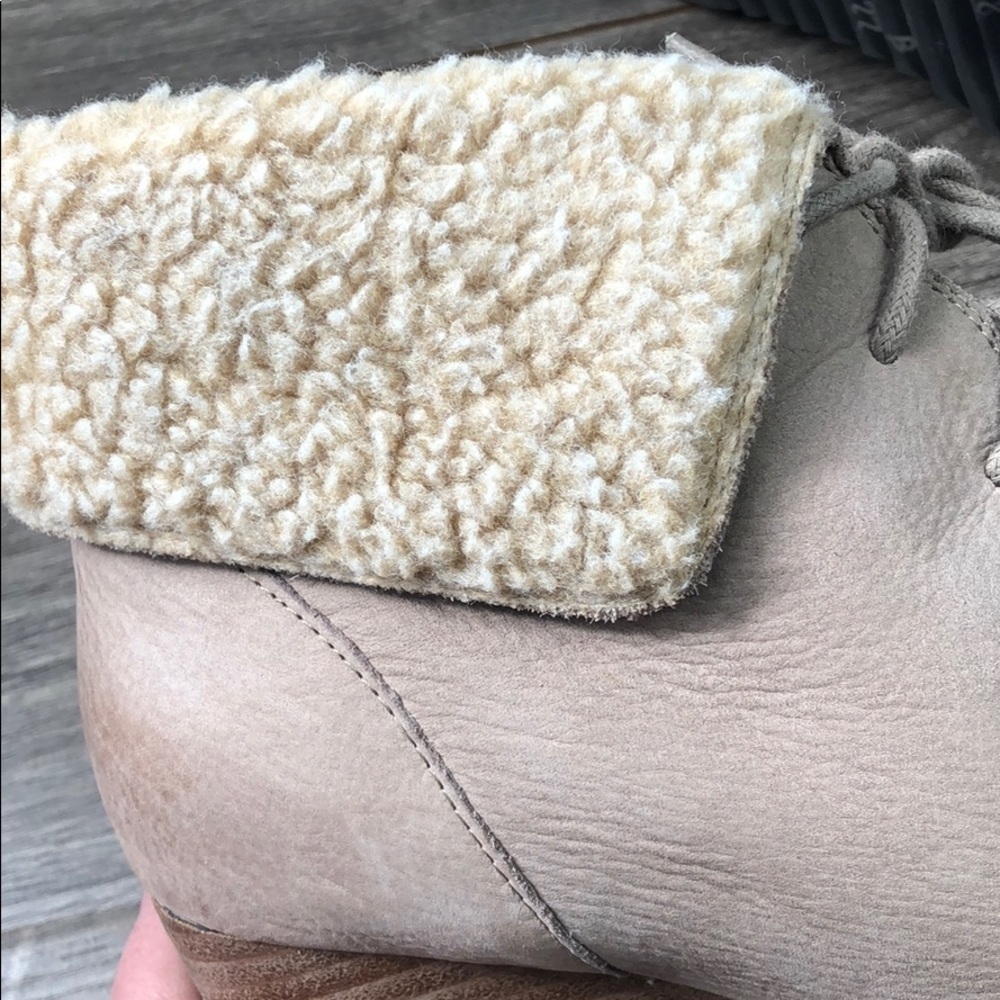 Nordstrom Caslon Leather Suede Wedge Bootie Fleece Trim Ivory Cream 8 - Picture 7 of 14